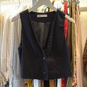 Zara Black Buttoned Vest